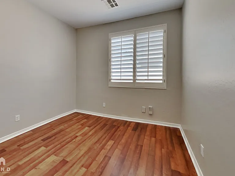 17524 W Mandalay Ln — Photo 11