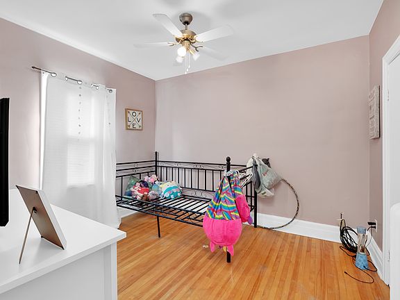 4th image of 975 Parent Ave #1