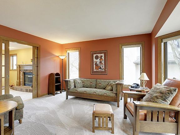 5th image of 10240 Hilltop Ct N