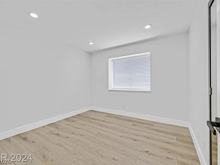 8 Barton Spring Cir — Photo 22