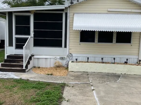 327 Holiday Blvd, Clewiston, FL 33440