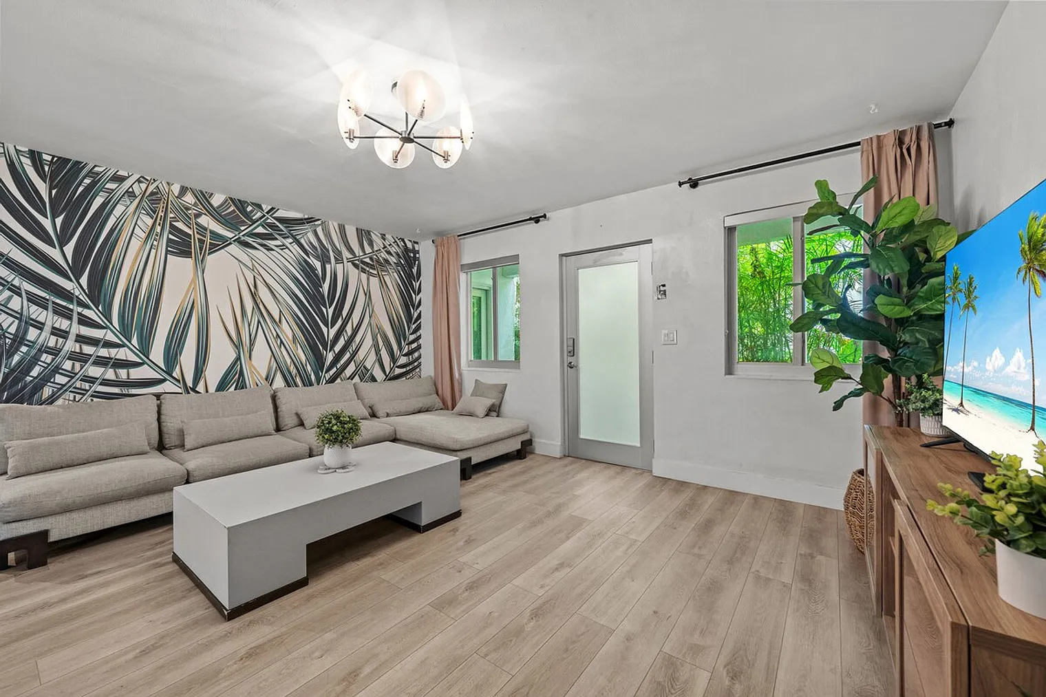 2 bed, 2.0 bath, 1097 sqft, $8,529 — Photo 4
