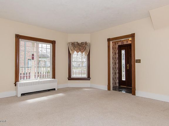 4th image of 78 Orchard Pl