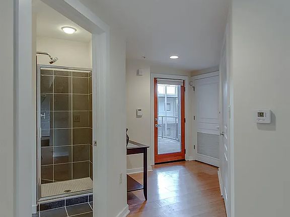 5th image of 807 18th Ave #309