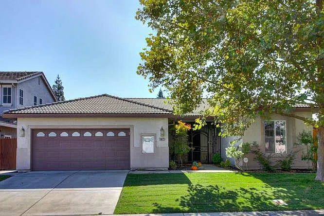 10072 Castle Oaks Ct photo 1