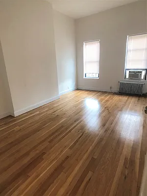 Rented by City Connections Realty | media 2