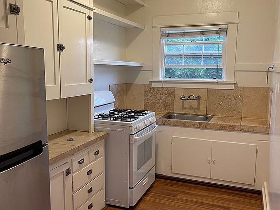 3rd image of 1341 Osos St #28