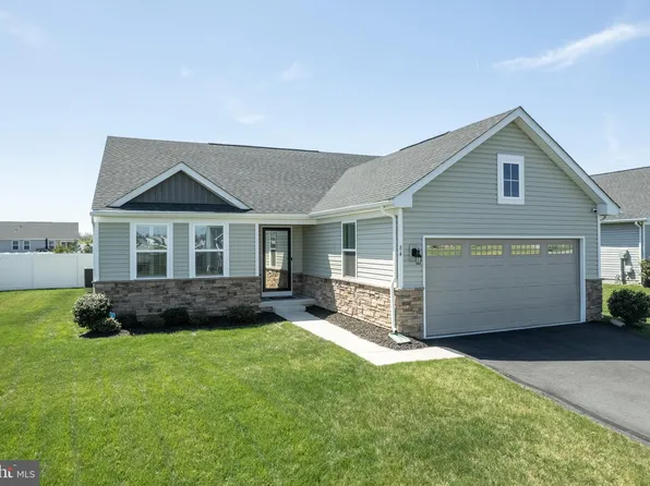 84 Bindweed Ct, Bunker Hill, WV 25413