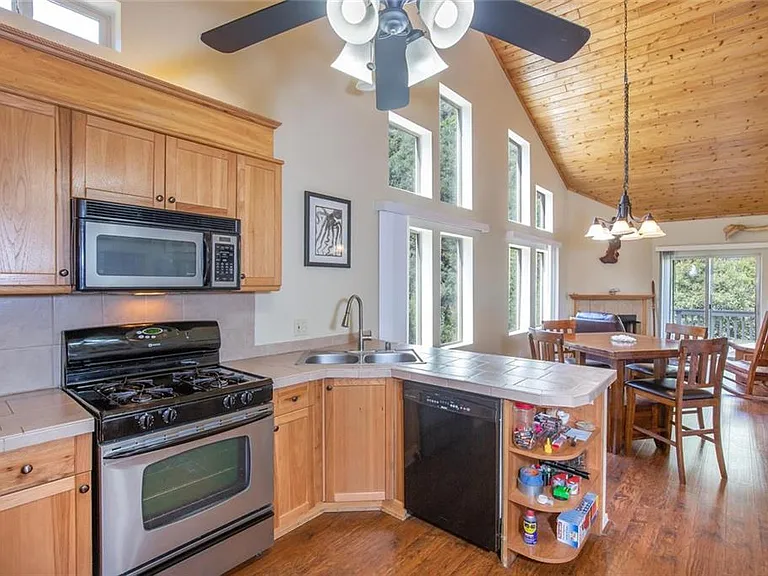 14120 Yellowstone Dr — Photo 2