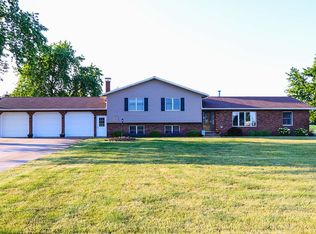 2012 7th Rd, Bourbon, IN 46504