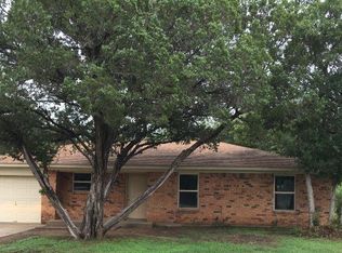 2501 Woodhaven Dr, Granbury, TX 76048