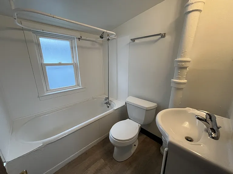 1009-1011 Superior Ave #1011 — Photo 8