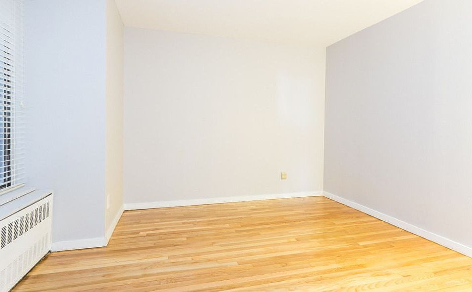 2nd image of 114 E 40th St APT 5B