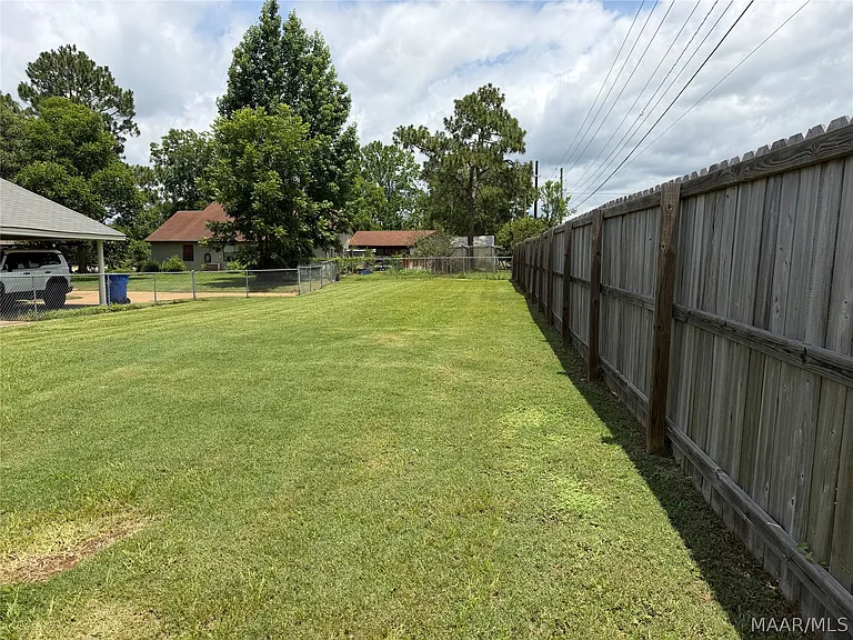 803 Summer Ln — Photo 21