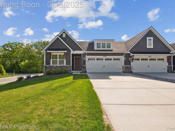 1009 Camellia Cir, Howell, MI 48843