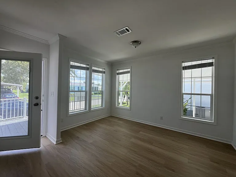250 Bimini Cay Cir #250 — Photo 4