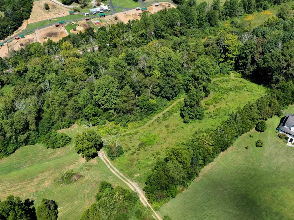 Dalton Ln, Clinton, TN 37716
