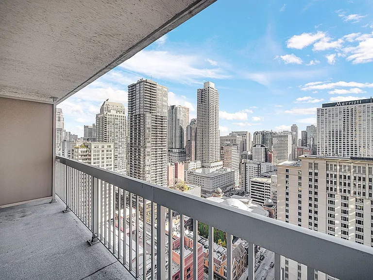 545 N Dearborn St #3006 — Photo 6