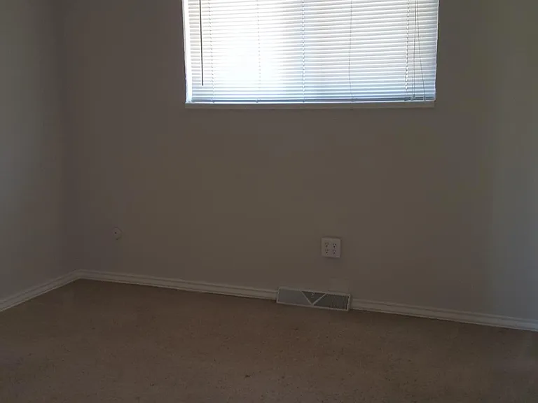 812 Torrey St — Photo 11