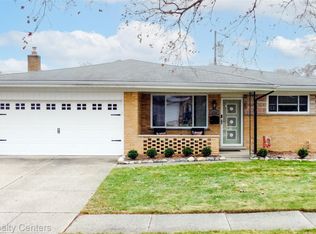 4760 Red Maple Dr, Warren, MI 48092