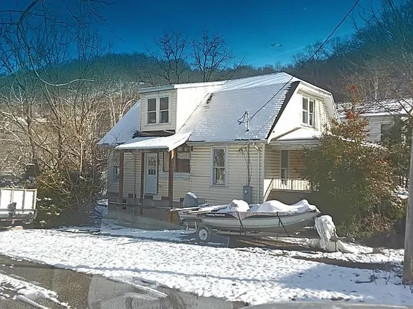 14 Linden Ave, Weston, WV 26452