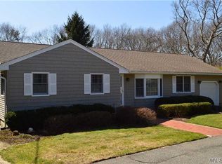 84 Hettys Path, Farmingville, NY 11738