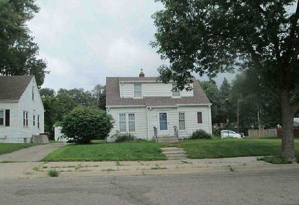 1st image of 1002 4th St N