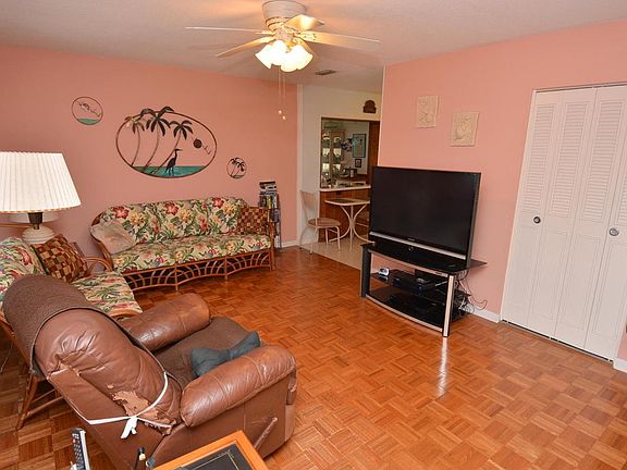 2nd image of 252 NE Mainsail St