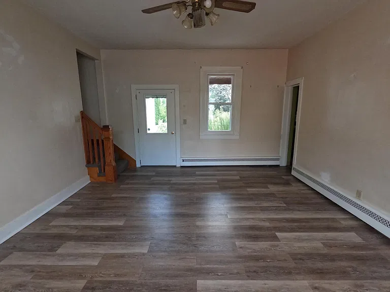 82 Main St — Photo 8