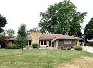 3307 Pinecrest Dr, Joliet, IL 60435