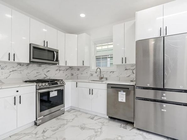 133 W 4th St Floor 2