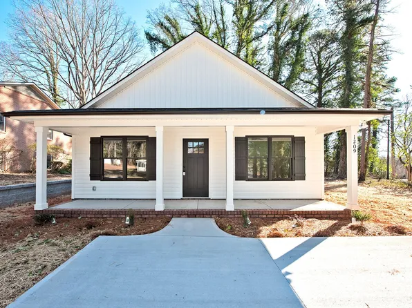 1209 Rogers Lake Rd, Kannapolis, NC 28081