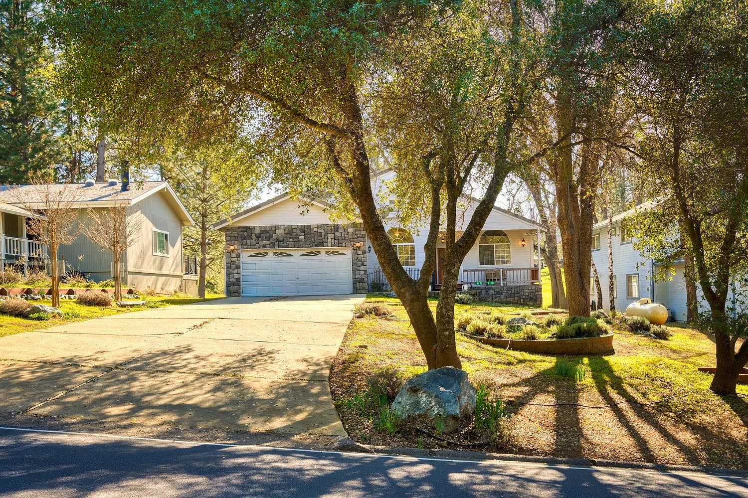 19930 Pleasantview Dr