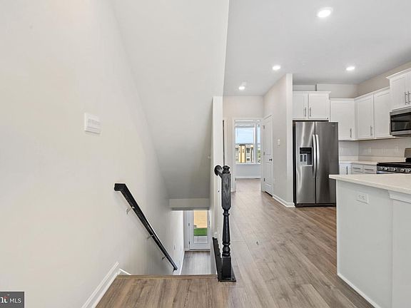 3rd image of 417 Union St