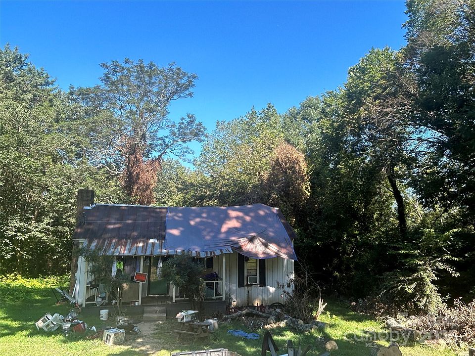 2nd image of 110 Potts St