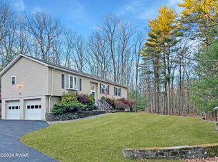 151 Garrity Rd, Hawley, PA 18428