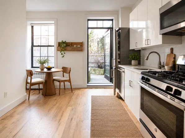 152 Franklin Street #1R, photo 3