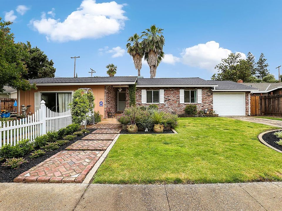 1st image of 7952 Amalfi Way