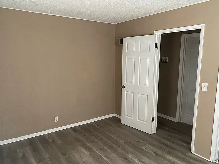 10401 Richmond Ave — Photo 9