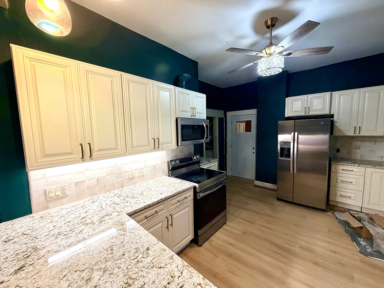 3 bed, 1820 sqft, $3,000 — Photo 3