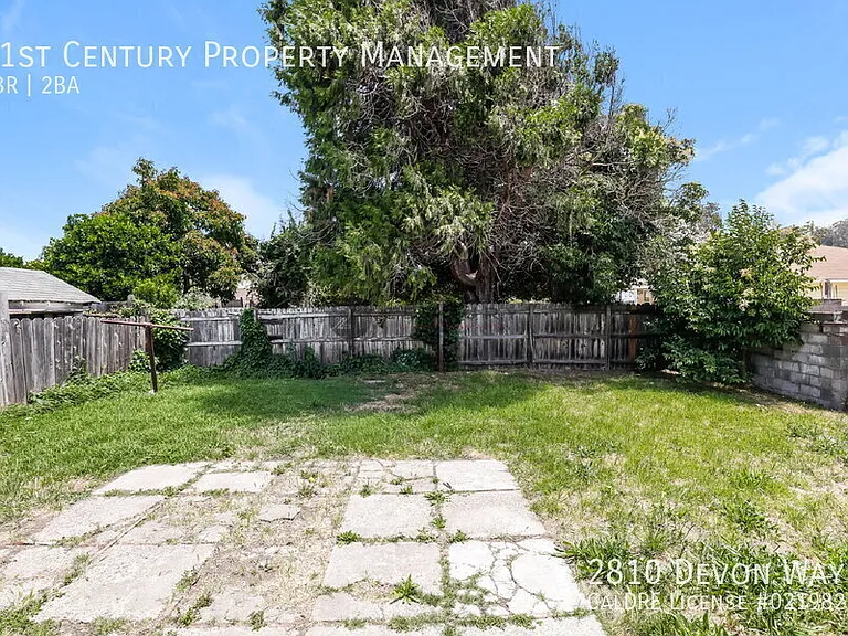 2810 Devon Way — Photo 32