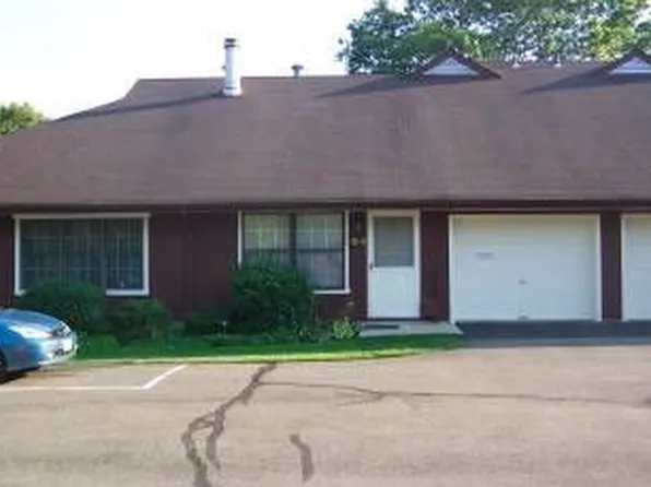 31-3 Tamaron Dr, Waldwick, NJ 07463