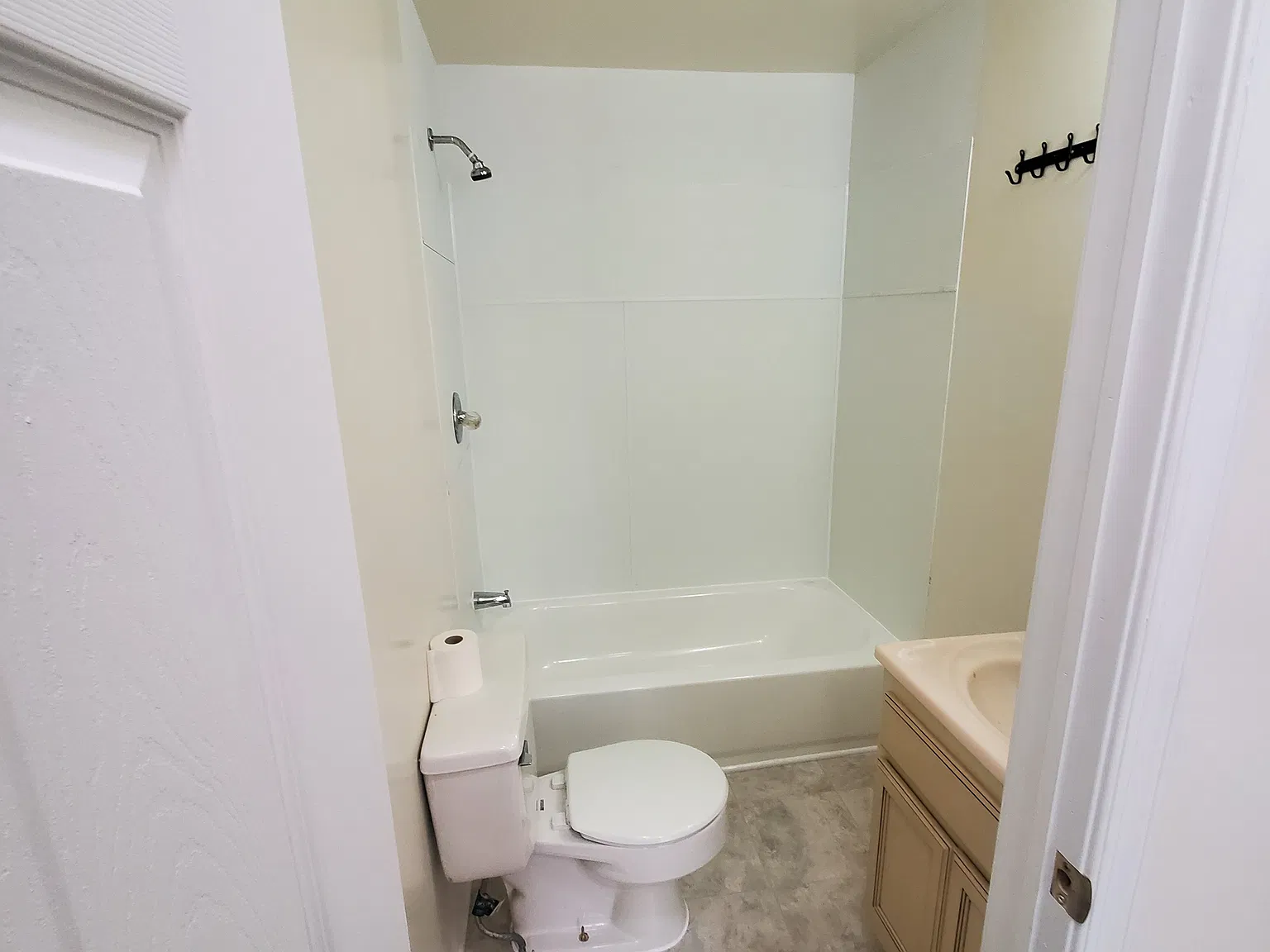 3 bed, 1500 sqft, $1,500 — Photo 2