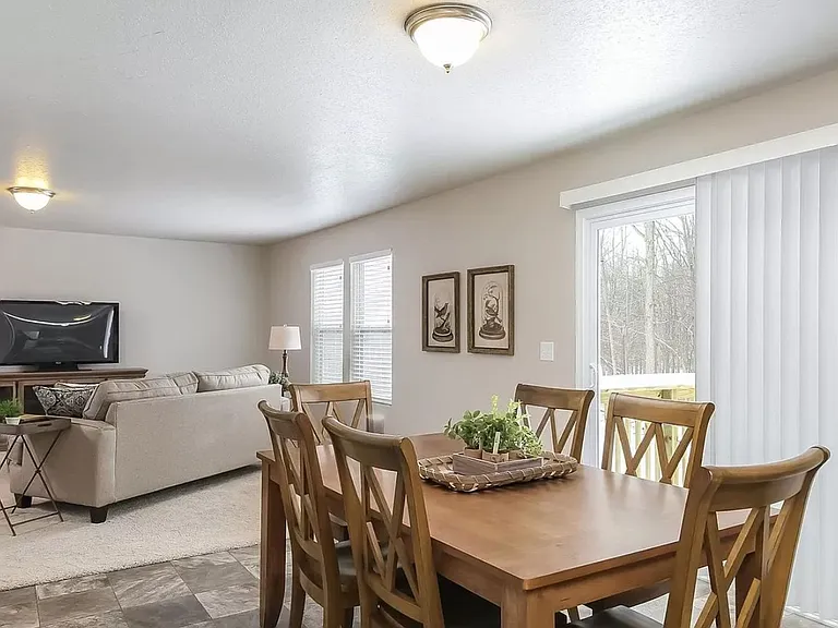 1040 Broken Ridge Dr — Photo 9