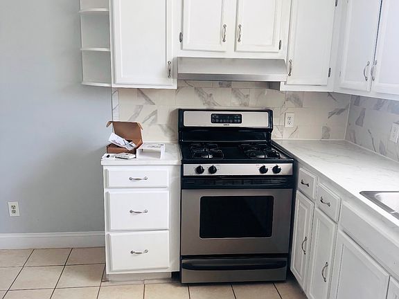 2nd image of 270 Woonasquatucket Ave #272