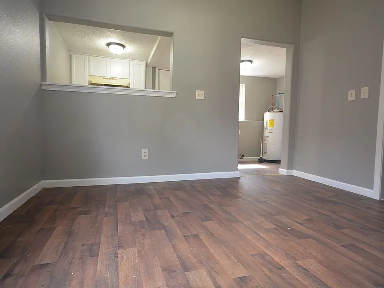 1110 W Atlantic St — Photo 3
