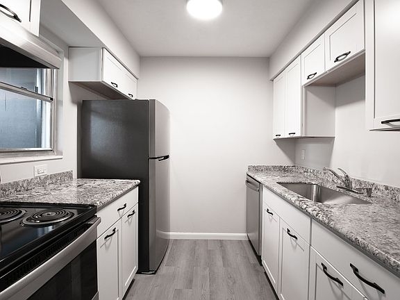 3rd image of 4251 SW 21st Pl APT L