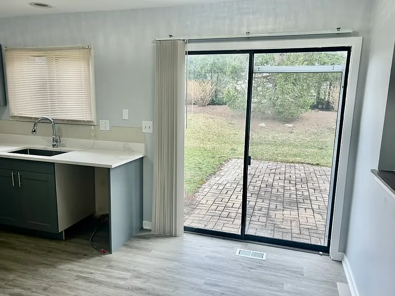 126 Honeysuckle Ct — Photo 5