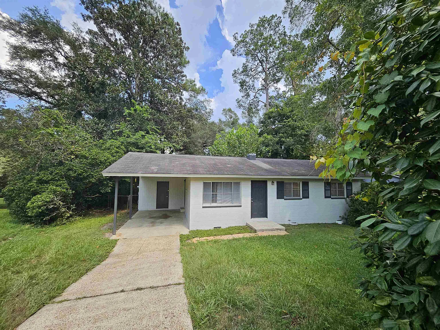 3 bed, 1.0 bath, 864 sqft, $1,500 — Photo 1