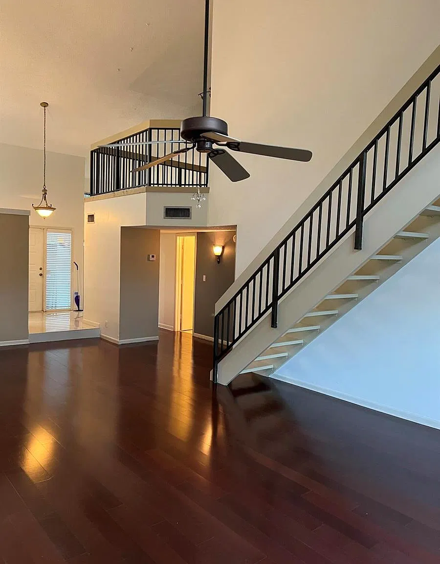 2 bed, 1166 sqft, $2,400 — Photo 2